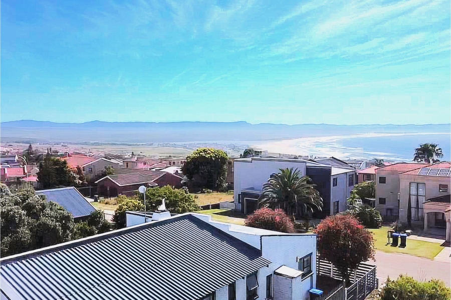 3 Bedroom Property for Sale in Wavecrest Eastern Cape